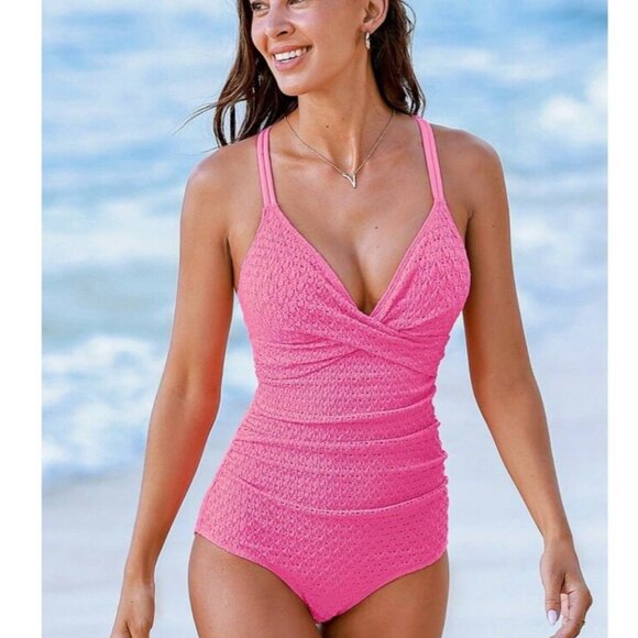 NWT Cupshe‎ Crochet Pink Plunge Ruched Halter One Piece Size Small - Picture 3 of 8